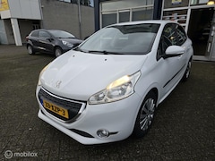 Peugeot 208 - 1.2 VTi Access/Navigatie/Nieuwe koppelingsset