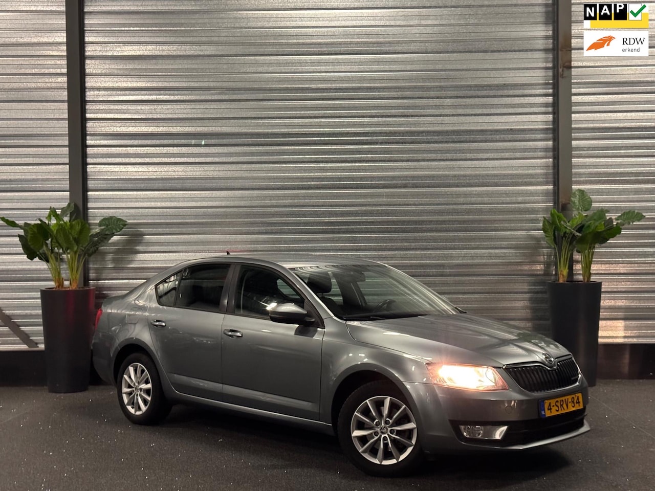 Skoda Octavia - 1.4 TSI Greentech Ambition Businessline Navi | Cruise | Multimedia - AutoWereld.nl