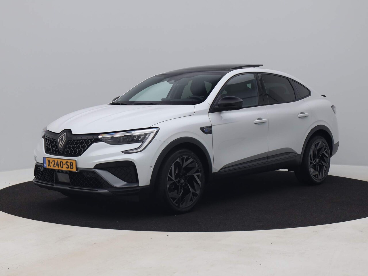 Renault Arkana - 1.6 E-Tech hybrid 145 esprit Alpine | 360° | SCHUIFDAK | BOSE | ADAPTIVE | STOEL- EN STUUR - AutoWereld.nl