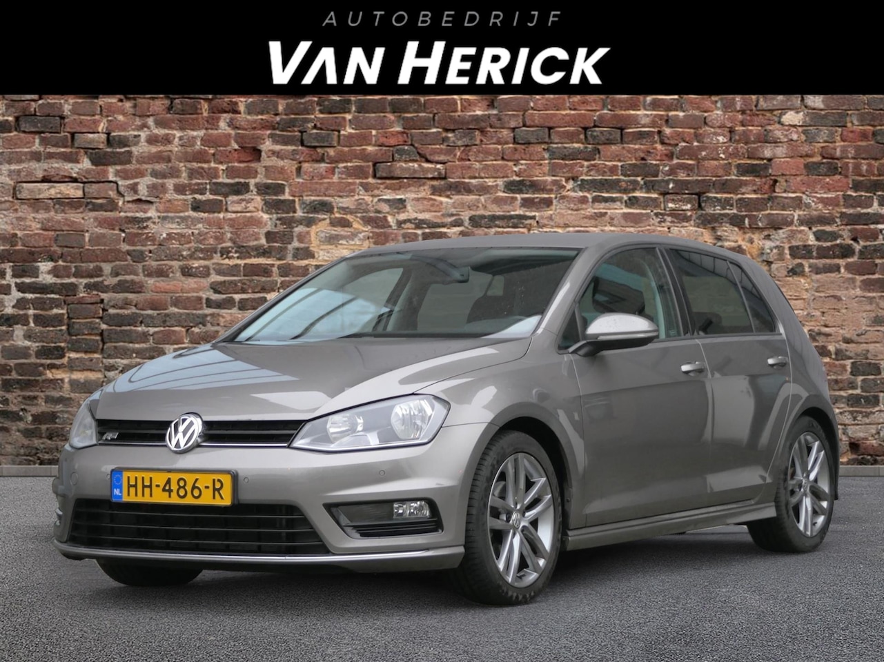 Volkswagen Golf - 1.2 TSI R-Line 110PK | Cruise | Navi | App-Connect | 1e Eigenaar - AutoWereld.nl