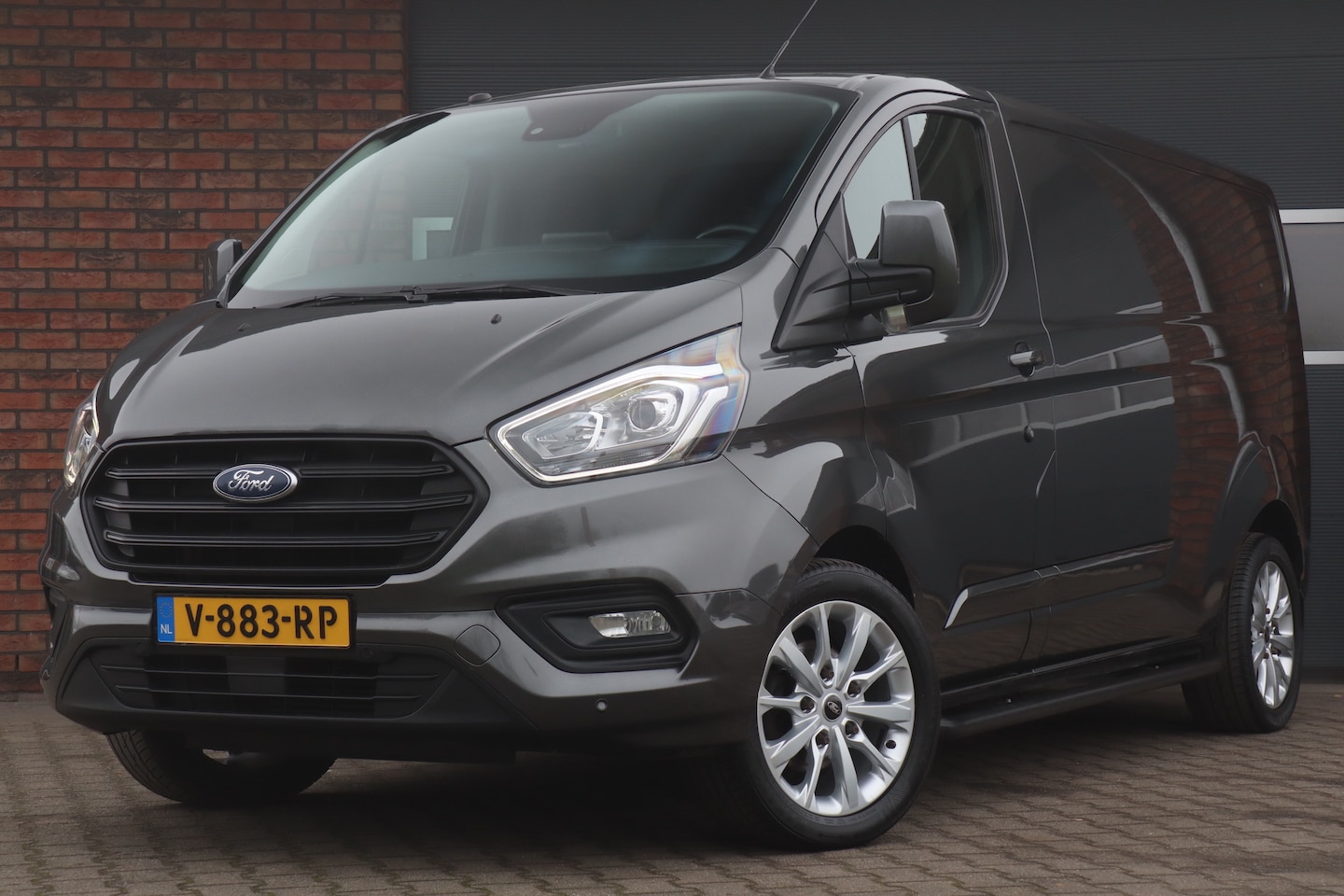 Ford Transit Custom - 320 2.0 TDCI L2H1 Limited Aut. - AutoWereld.nl