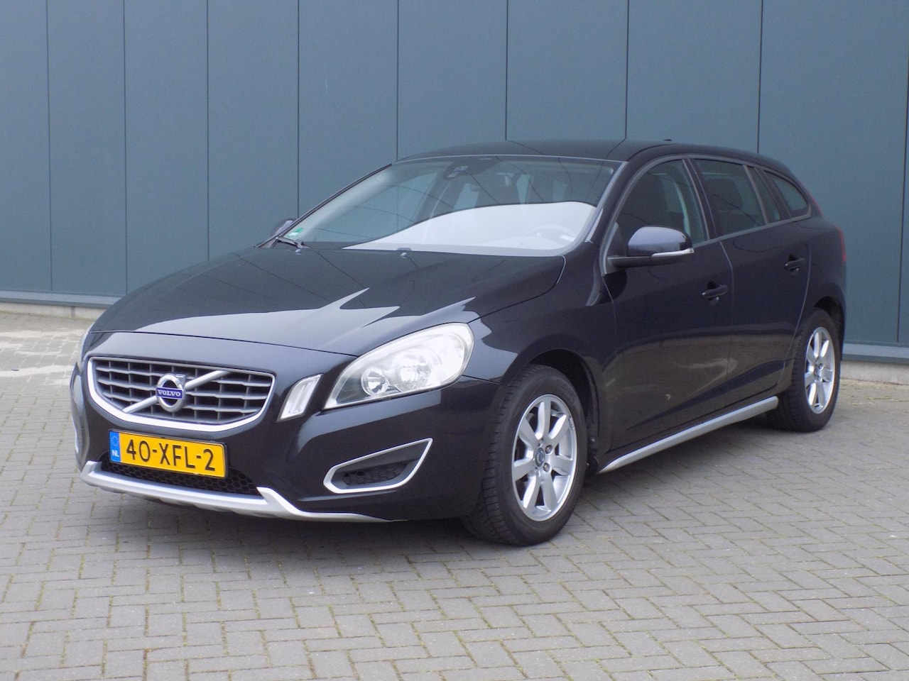 Volvo V60 - 1.6 T3 Kinetic 1.6 T3 Kinetic - AutoWereld.nl