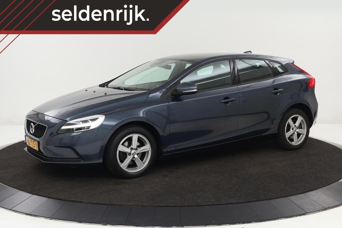 Volvo V40 - 2.0 D2 Nordic+ | Trekhaak | Stoelverwarming | Navigatie | Full LED | Climate control | PDC - AutoWereld.nl