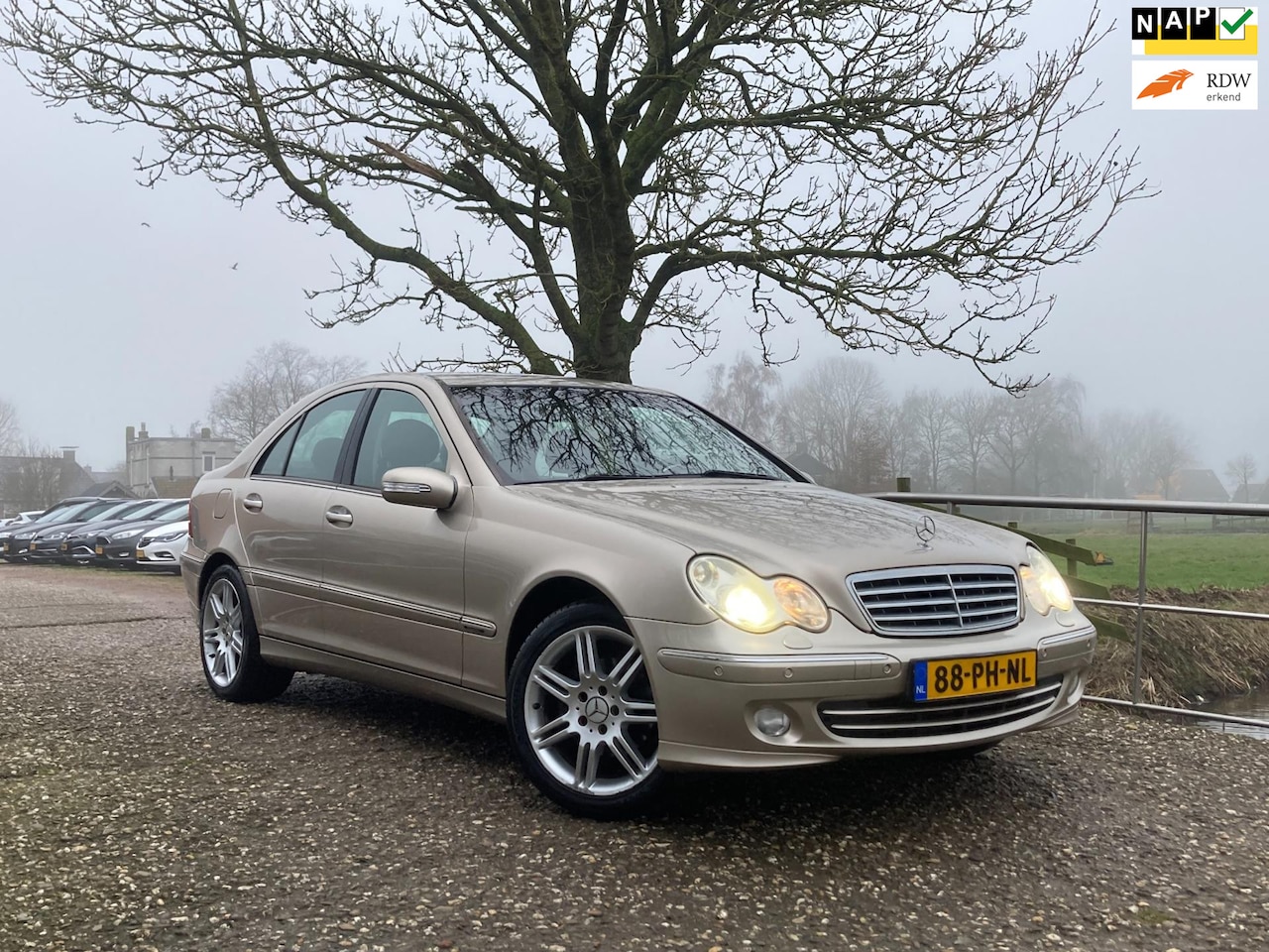 Mercedes-Benz C-klasse - 180 K. Elegance | ''140.000''KM + Automaat + Cruise Nu € 5.975,-!!! - AutoWereld.nl