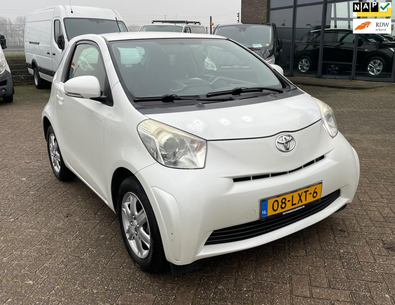 Toyota iQ - 1.0 VVTi Comfort 1.0 VVTi Comfort, Airco, 3e eig afk, Geen import, Nap, Lees beschrijving! - AutoWereld.nl