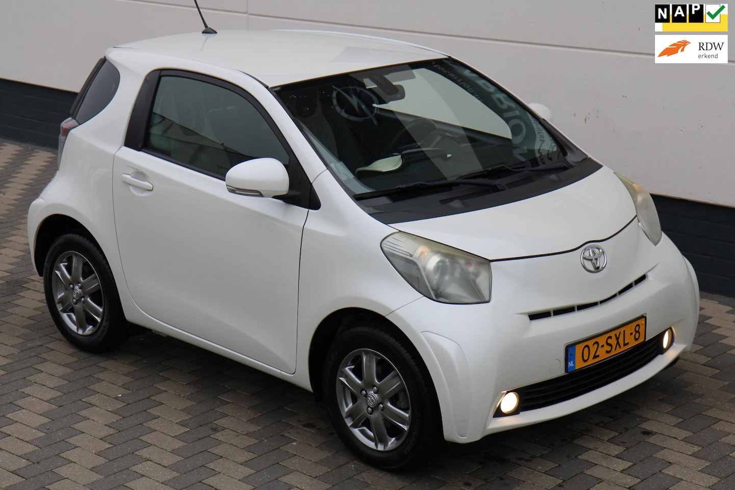 Toyota iQ - 1.0 VVTi Aspiration Pearl Half-Leder Airco NAP !! - AutoWereld.nl