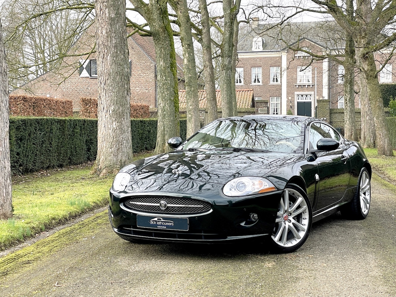 Jaguar XK - 4.2 V8 Coupé / BOTANICAL GREEN / YOUNGTIMER / XK SPECIALIST - AutoWereld.nl