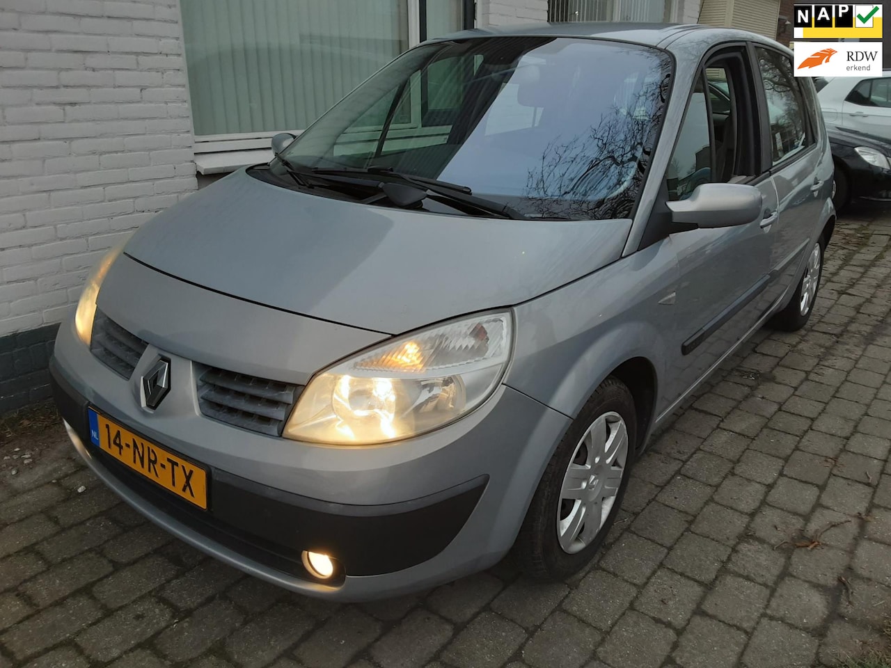 Renault Scénic - 1.6-16V Privilège Comfort 1.6-16V Privilège Comfort - AutoWereld.nl