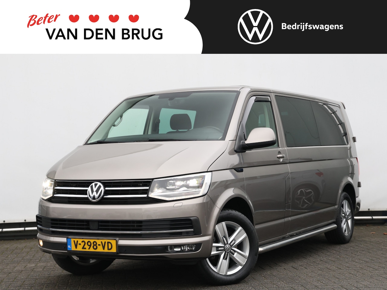 Volkswagen Transporter - 2.0TDI 150PK DSG L2H1 DC Highline Exclusive | Airco | ACC | LED | 2x Schuifdeur | Navi | S - AutoWereld.nl