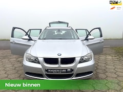 BMW 3-serie Touring - 318i Business Line NAP 6Bak Scherm Navi