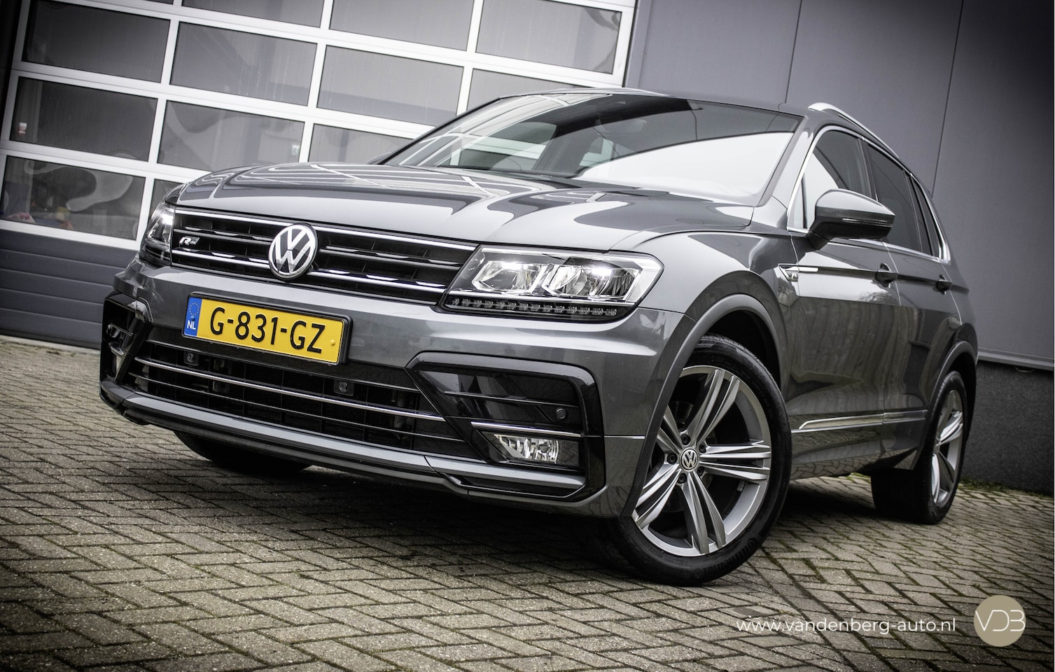 Volkswagen Tiguan - 1.5 TSI 150pk AUT Highline R-Line VIRTUAL LED - AutoWereld.nl