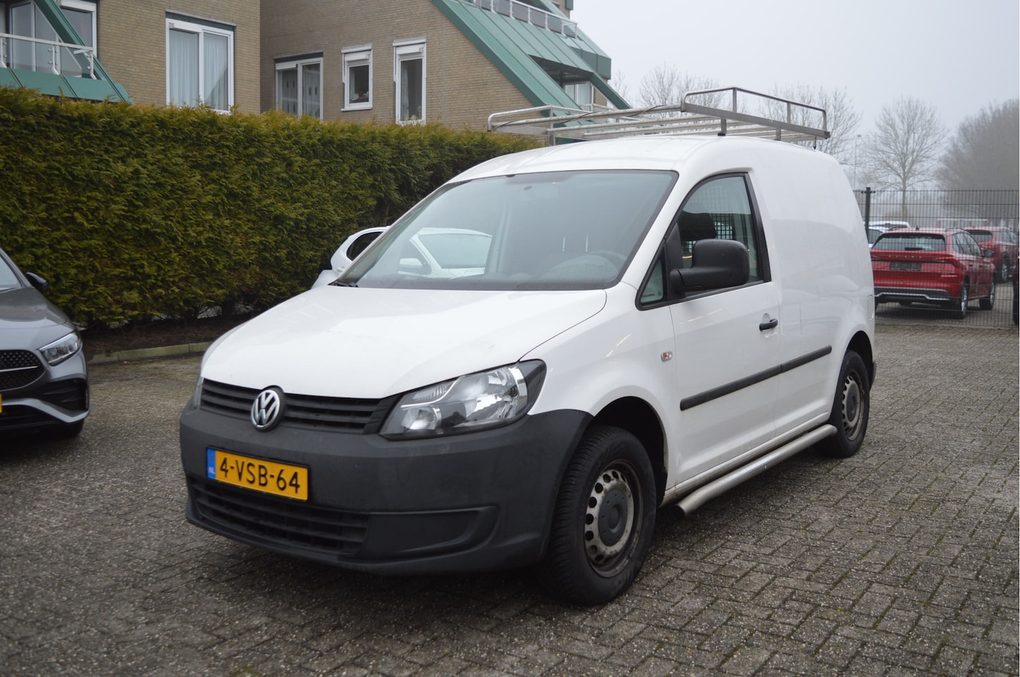 Volkswagen Caddy - 1.6 TDI Baseline Apk 01-2026 / Rijdt prima, niet mooi - AutoWereld.nl