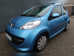 Peugeot 107 - 1.0-12V XS Deze auto is bij ons bedrijf geheel nagekeken