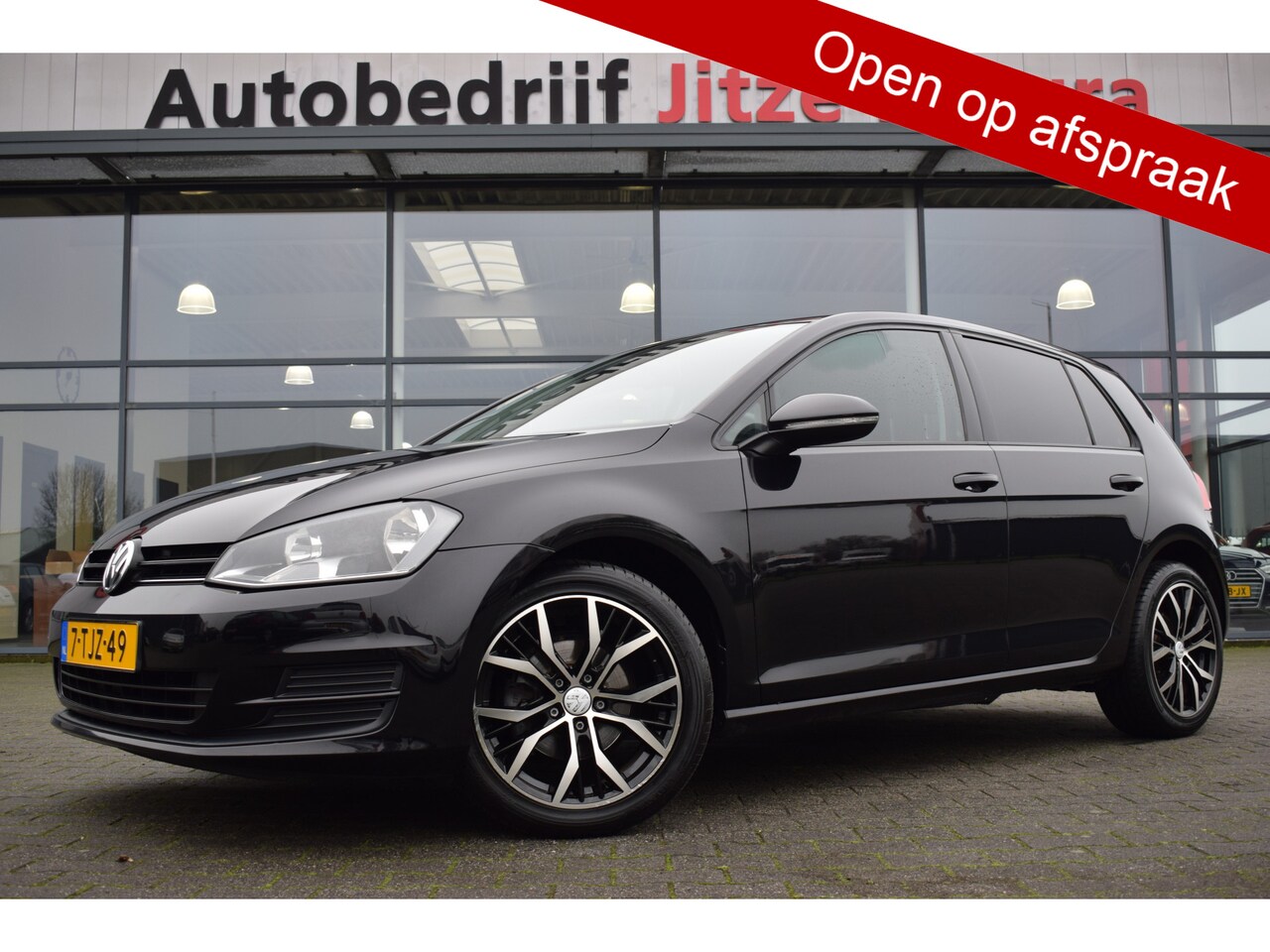 Volkswagen Golf - 1.2 TSI Trendline Airco | Full Map Navi | 5drs | 17inch LMV - AutoWereld.nl