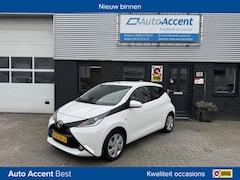 Toyota Aygo - 1.0 VVT-i x-play Airco/Camera/Carplay/129dkm