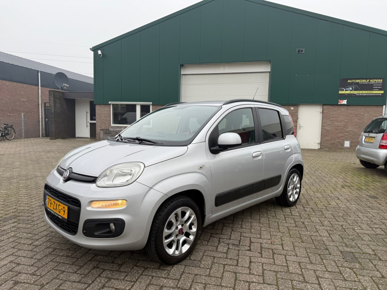 Fiat Panda - 0.9 TwinAir Sempre Lounge Trekhaak Airco Privacy - AutoWereld.nl