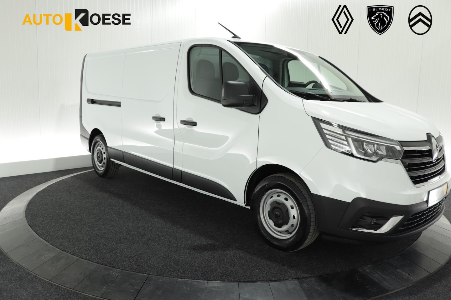 Renault Trafic - 2.0 dCi 150 T30 L2H1 Comfort | Parkeersensoren | Vloerplaat | Airco | Navigatie | Apple Ca - AutoWereld.nl