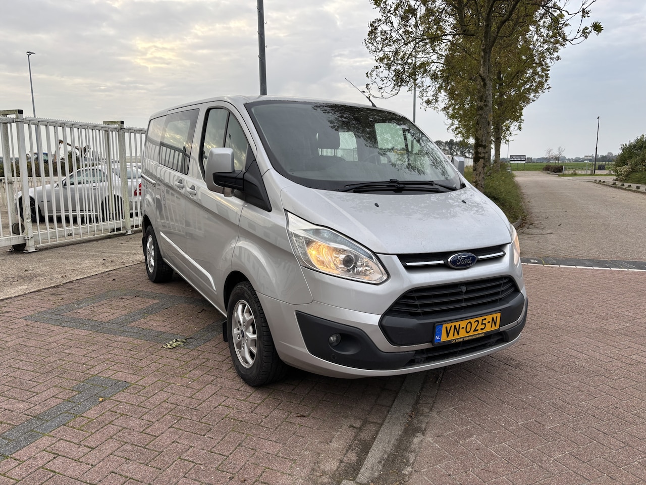 Ford Transit Custom - 270 2.2 TDCI L1H1 Limited DC 270 2.2 TDCI L1H1 Limited DC - AutoWereld.nl