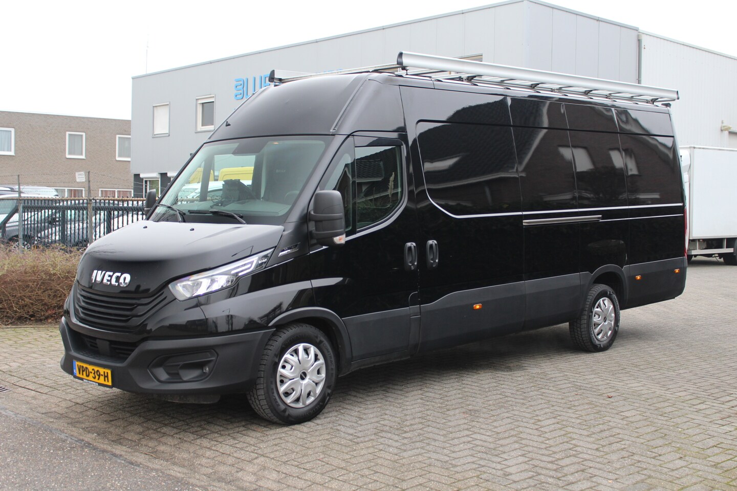 Iveco Daily - 35S16V Hi-Matic Euro6 410L L5H3 Maxi ✓ Dhollandia laadklep ✓ dubbele schuifdeur ✓ imperiaa - AutoWereld.nl