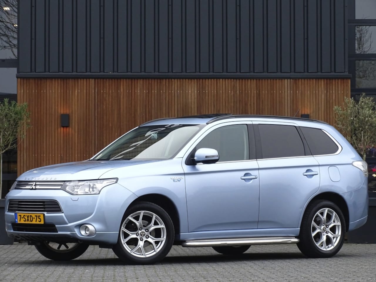 Mitsubishi Outlander - 2.0 PHEV instyle 2.0 PHEV Instyle - AutoWereld.nl