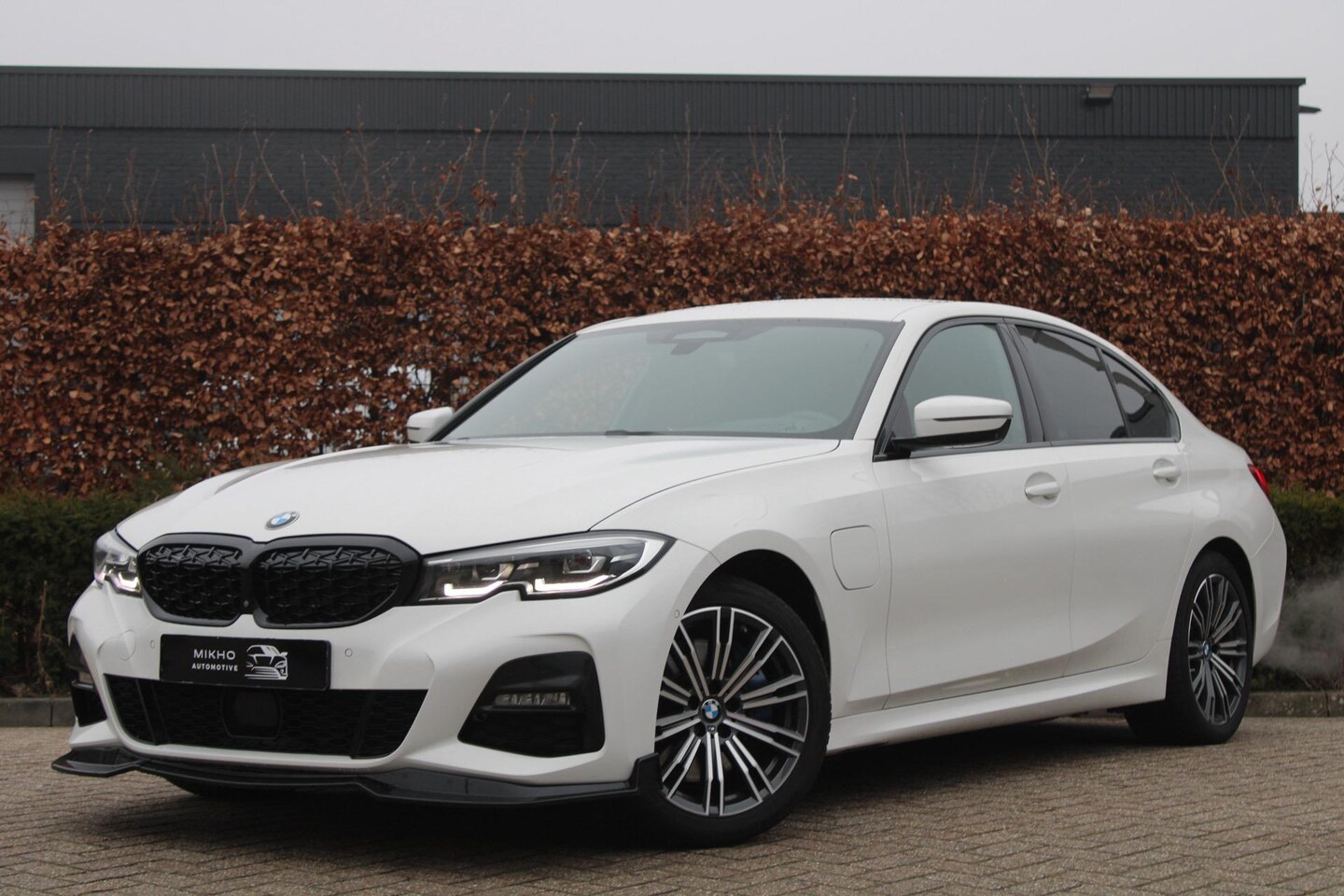 BMW 3-serie - 330e |M Performance|360 Camera| Adaptive cruise | Stoelverwarming | - AutoWereld.nl