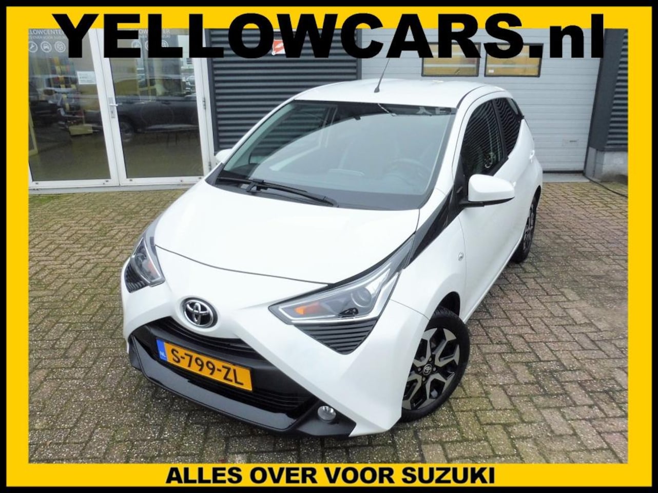 Toyota Aygo - 1.0 VVT-i x-play AUTOMAAT - AutoWereld.nl