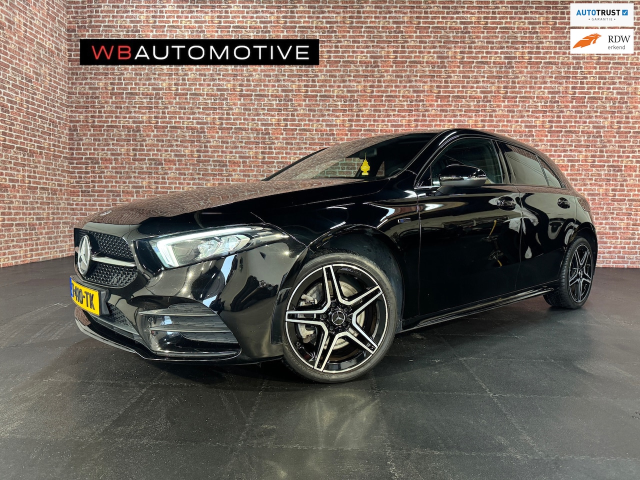 Mercedes-Benz A-klasse - 250 e AMG Premium Plus - AutoWereld.nl