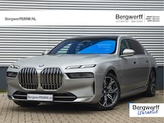 BMW 7-serie - 750e xDrive - Executive Lounge - Rear-Seat Entertainment Experience