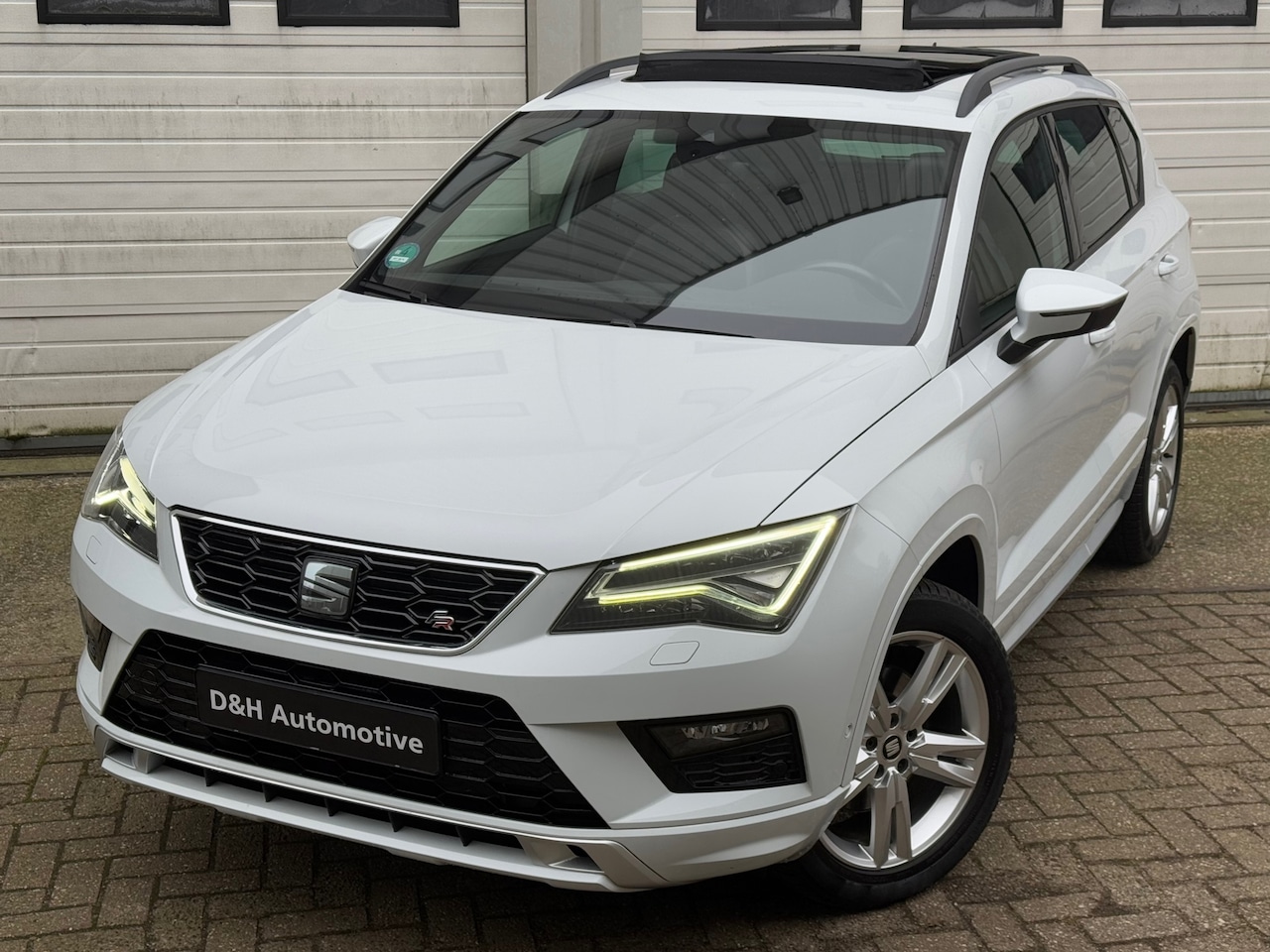 Seat Ateca - 2.0 EcoTSI FR 4DRIVE Led/Acc/Front/Blind/Carplay/Navi/Keyl/Drive/Xenon - AutoWereld.nl