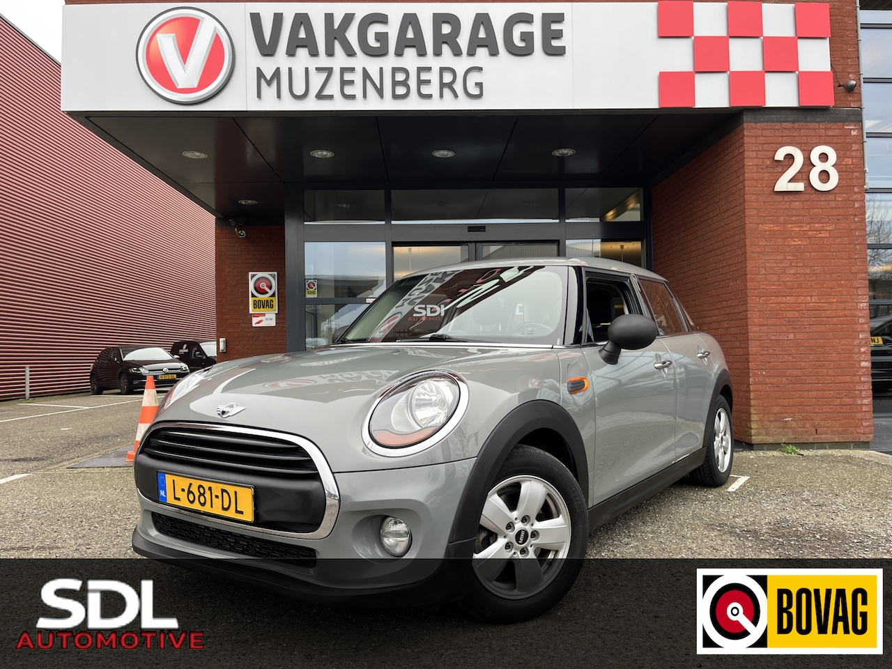 MINI One - Mini 1.2 Salt Business // NAVI // PDC // CRUISE // AIRCO - AutoWereld.nl