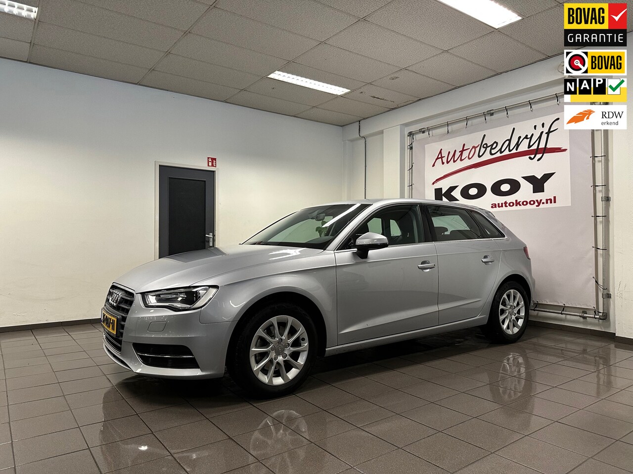 Audi A3 Sportback - 1.2 TFSI Attraction Pro Line plus * Xenon / Navigatie / LED / Cruise control / NL Auto * - AutoWereld.nl