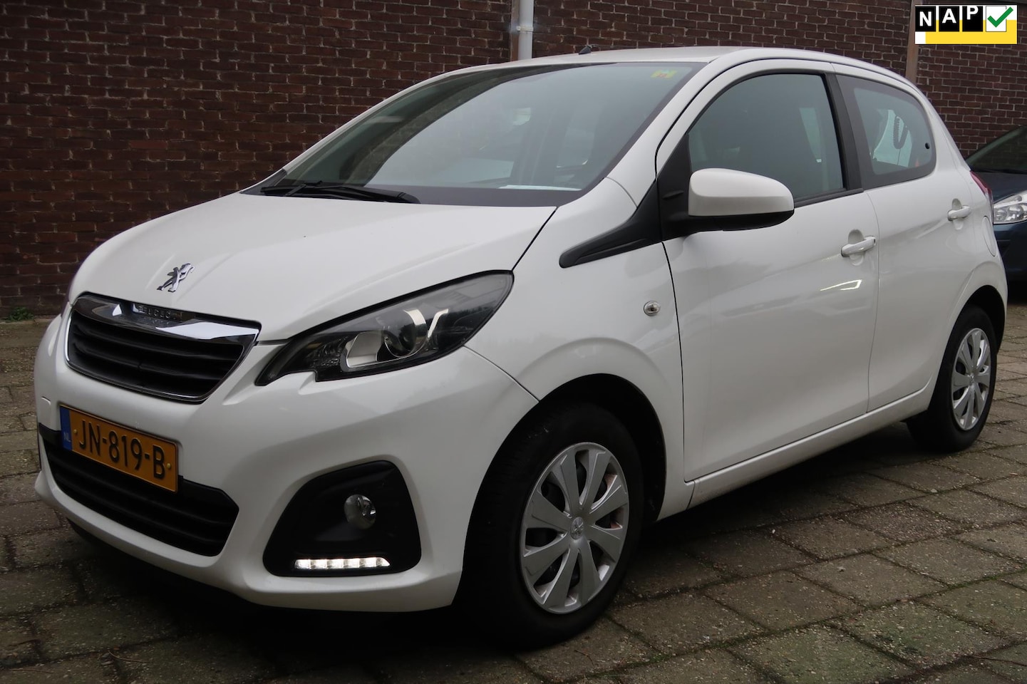 Peugeot 108 - 1.0 e-VTi Active Airco onderhoudsBoekjes - AutoWereld.nl