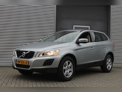 Volvo XC60 - 2.0 D4 Momentum I NAVI I CLIMA