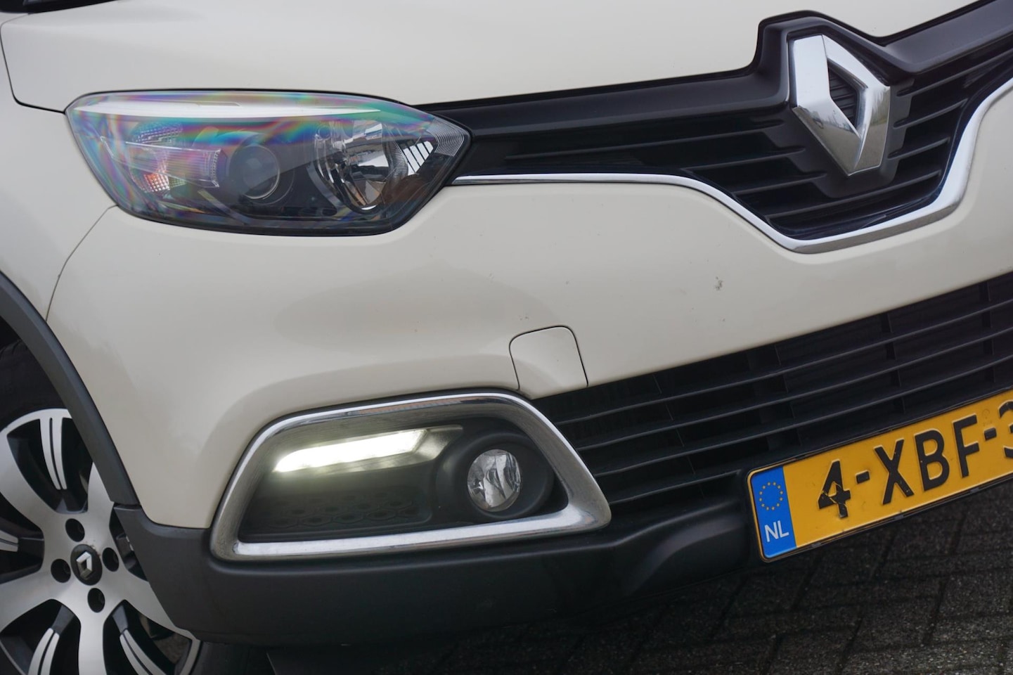 Renault Captur - 0.9 TCe Expression - Ivoire - NAV/LMV/Cruise - Chique - AutoWereld.nl