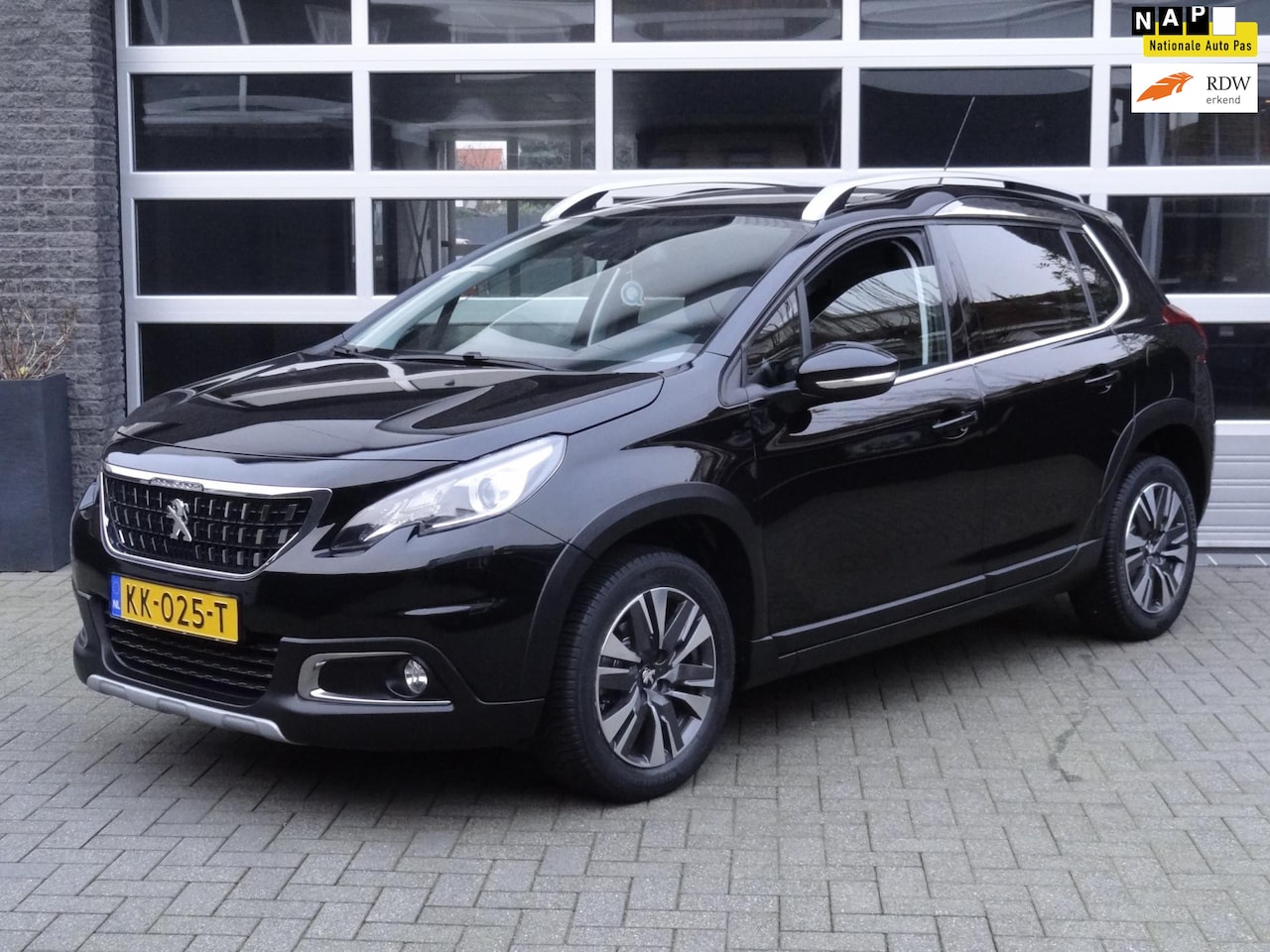 Peugeot 2008 - 1.2 PureTech Allure 1.2 PureTech Allure, Automaat, 1e eigenaar, dealeronderhouden - AutoWereld.nl