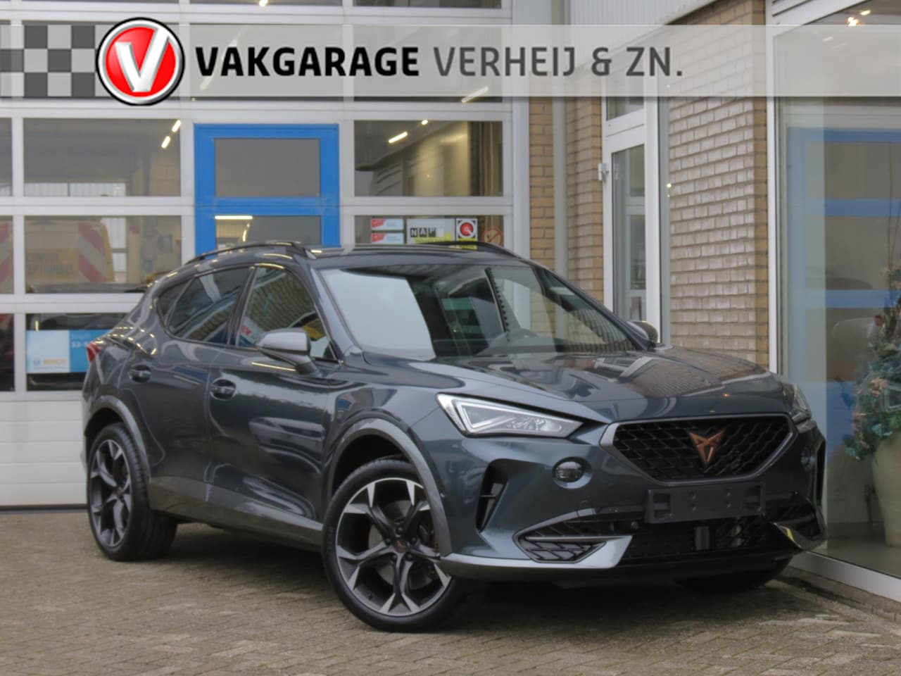 CUPRA Formentor - 1.4 e-Hybrid VZ 245 Performance Trekhaak|SuperSportstuur|Camera|CarPlay|Navi|VOL Leder|Ele - AutoWereld.nl