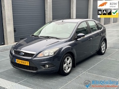 Ford Focus - 1.6Titanium|Trekhaak|Airco|Cruise|Dealer onderhou