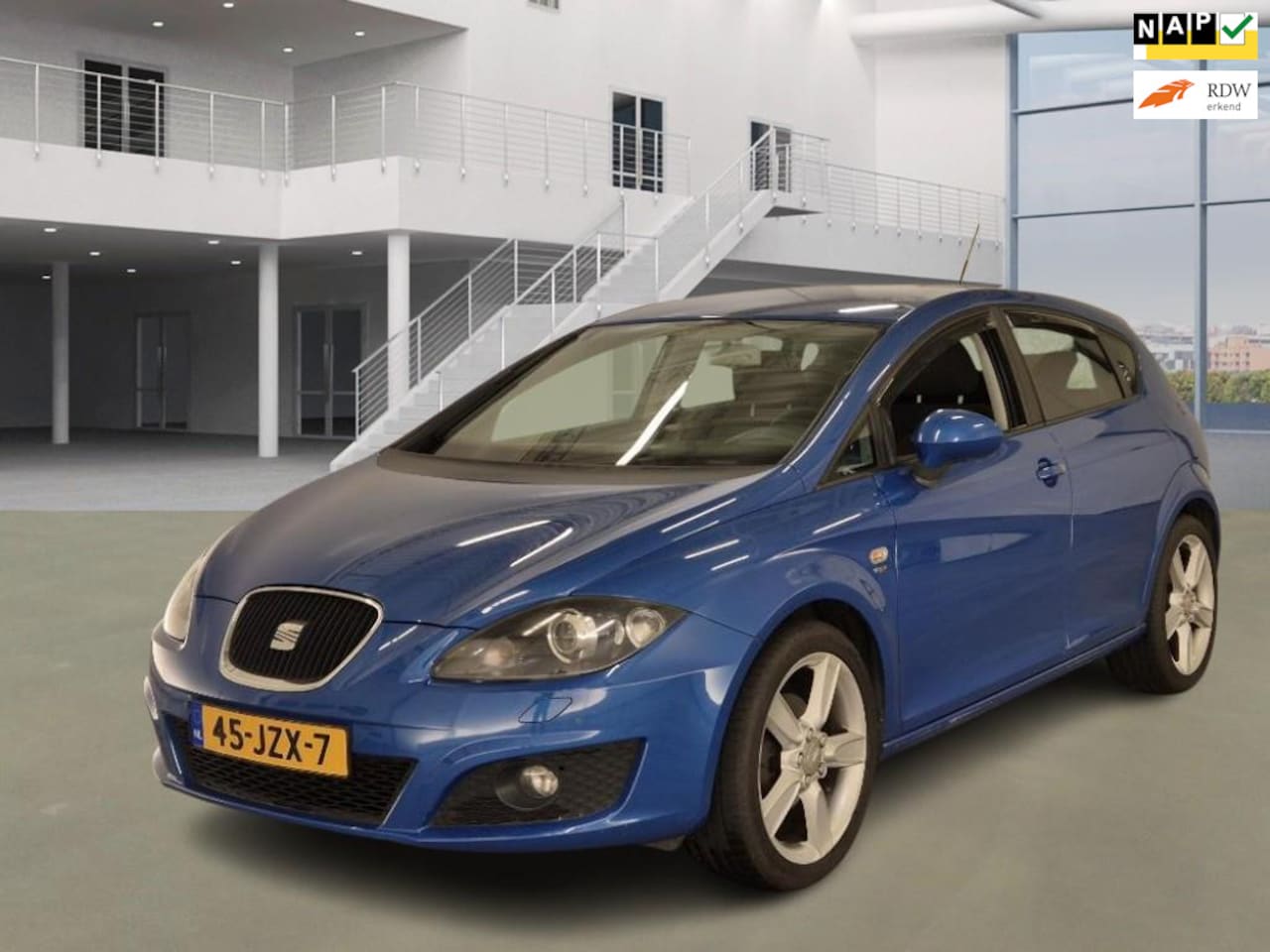 Seat Leon - 1.8 TFSI Businessline High/AUT/XENON/NAVI/PSENSOR/STOELVERW - AutoWereld.nl