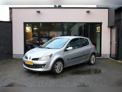 Renault Clio - 1.6-16V DYNAM.LUXE Wegens de drukte is deze advertentie helaas n