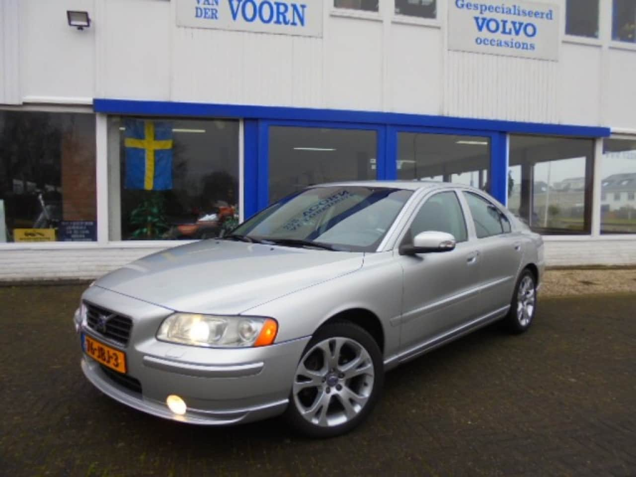 Volvo S60 - 2.4 Drivers Edition 2.4 DRIVERS EDITION,AUT.LEDER,17 INCH,TREKH,XENON,ORG NL - AutoWereld.nl