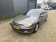 Peugeot 607 - 2.0-16V PACK