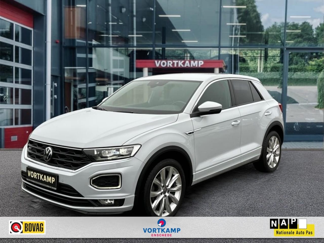 Volkswagen T-Roc - 1.5 TSI DSG R-LINE CAMERA/NAVI/ACC/STOELVERW/DAB - AutoWereld.nl