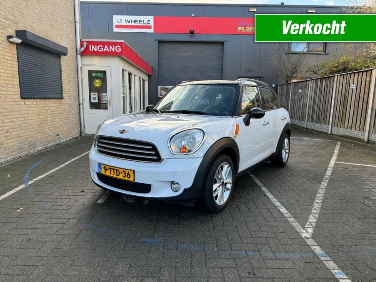 MINI Countryman - 1.6 black en white - in zeer nette staat!! - AutoWereld.nl