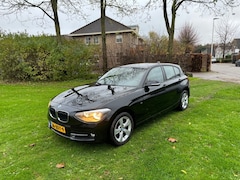 BMW 1-serie - 116 I 5 drs automaat - navigatie - ecc