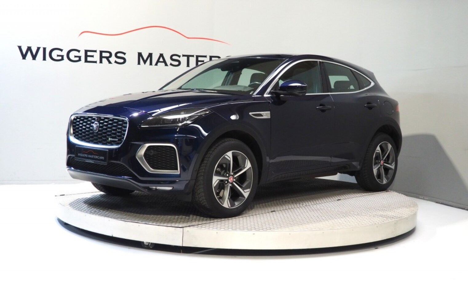 Jaguar E-Pace - P300E Hybrid + Plug-in AWD HSE R-Dynamic, Panodak, Meridian, Led - AutoWereld.nl