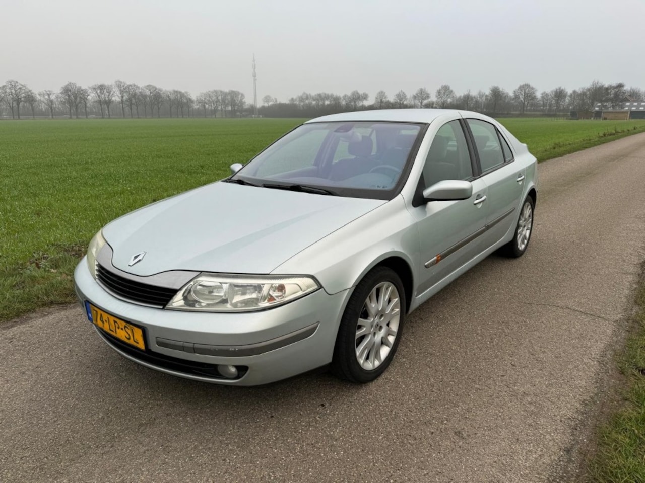 Renault Laguna - 2.0  trekhaak 2e eigenaar NAP APK nieuw - AutoWereld.nl