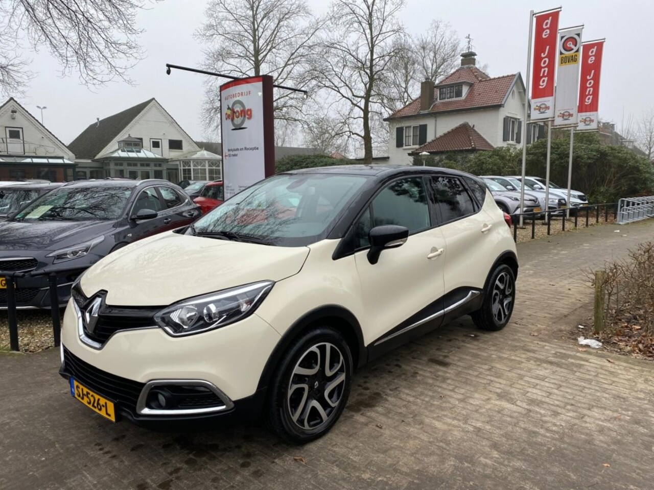 Renault Captur - 0.9 TCE HELLY HANSEN / NAVI-CAMERA / AIRCO-ECC / TREKHAAK - AutoWereld.nl