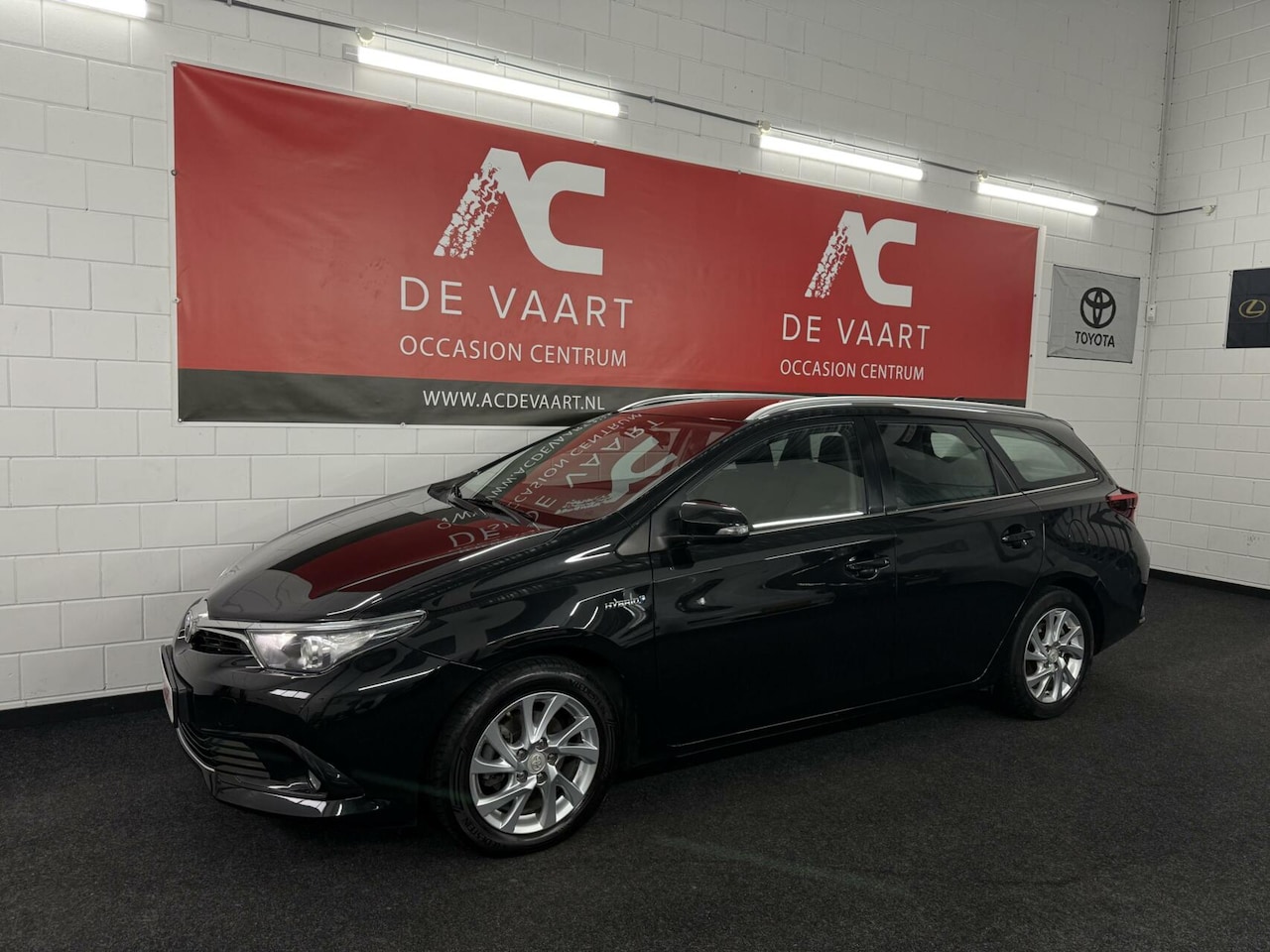 Toyota Auris - 1.8 Hybrid Dynamic - NAVI/CAMERA/TREKHAAK/NAP - AutoWereld.nl