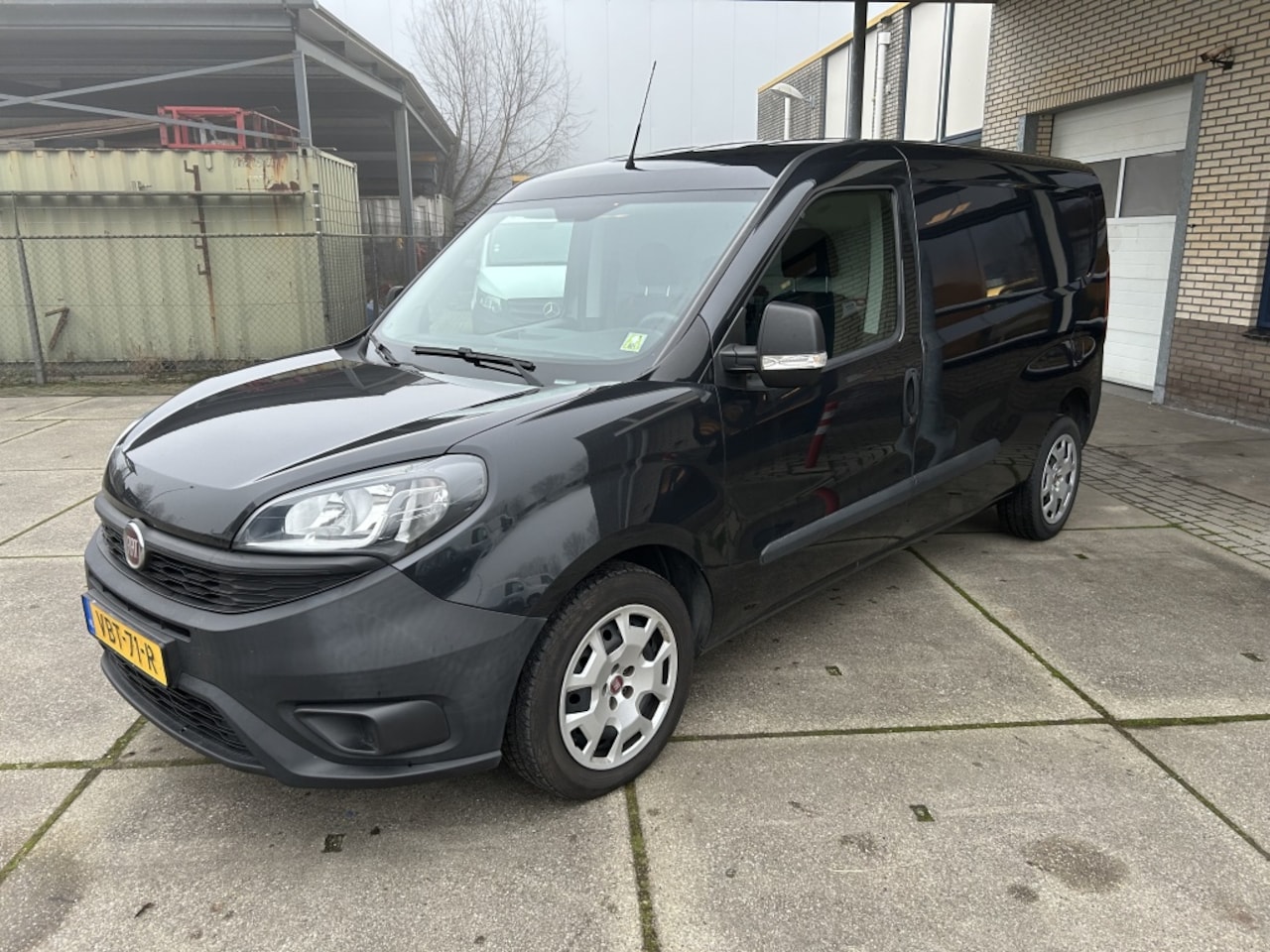 Fiat Doblò Cargo - 1.6 MJ L2H1 MAXI ZWART NAVI - AutoWereld.nl