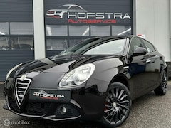 Alfa Romeo Giulietta - 1.4 T Automaat Navi Clima Cruise Trekhk